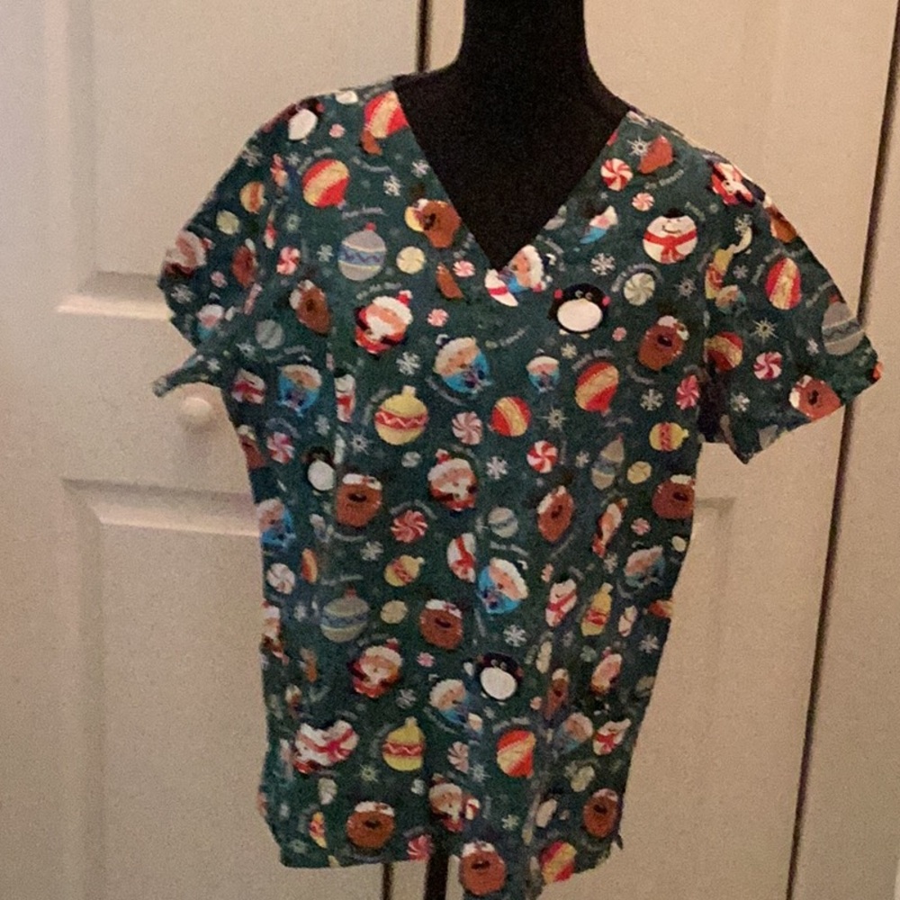 🎄🎅NWOT Awesome Holiday Scrub Wear Size Large Makes Perfect Gift 🎅🎄